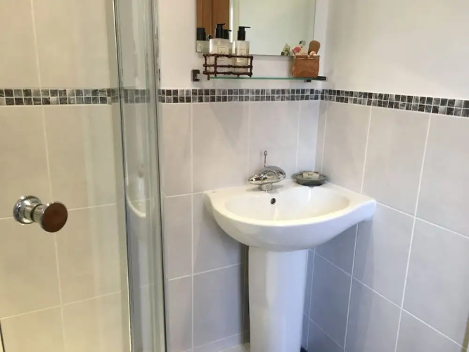5 Charlton Mill Way BB