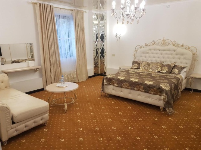 Deluxe Family Suite