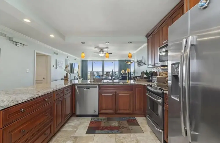 Shoreline Towers 1022