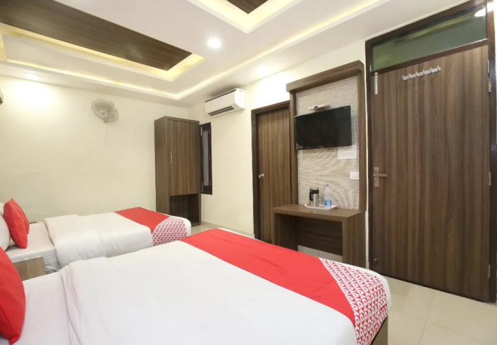 OYO Rooms Bus Stand Entry Gate