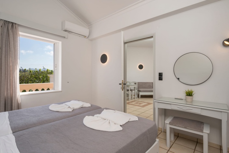1 Bedroom Twin Suite beachfront