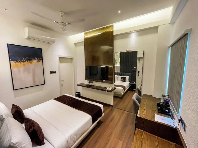 Wishotel Premier Parth Residency