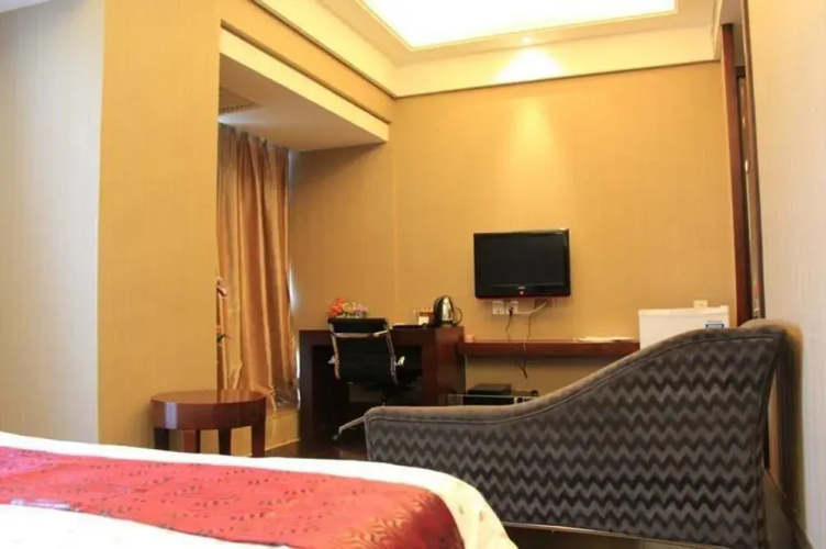 Modern Family Inn