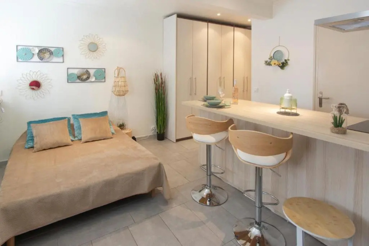 Studio climatisé à 50m des plages