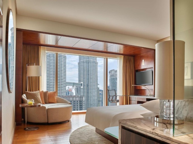 Club Access Twin room with Tower view