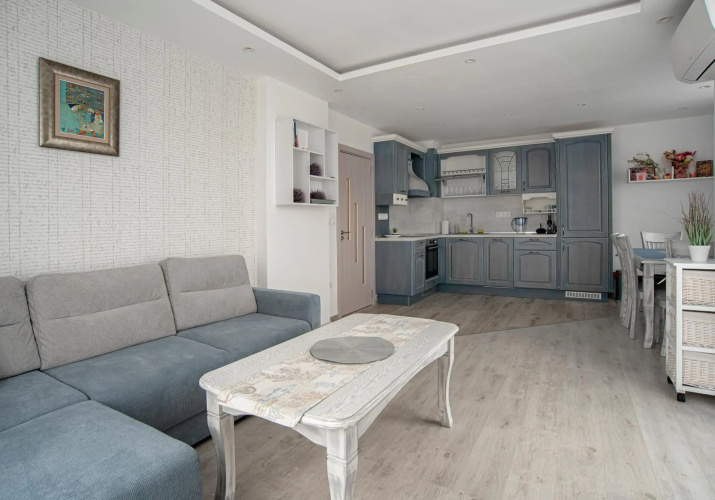 Sunny & Stylish Brand new 2bdr Apartment + Parking