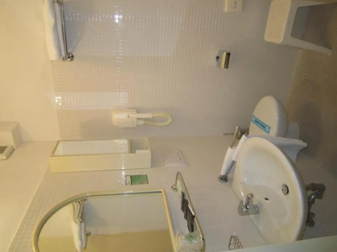 Standard Triple room with sea view