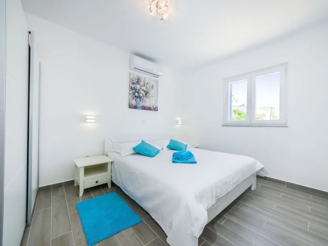 Charming Villa in Jasenice With Pool