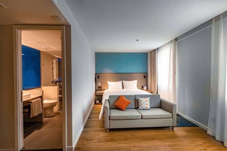 Standard Twin room with view