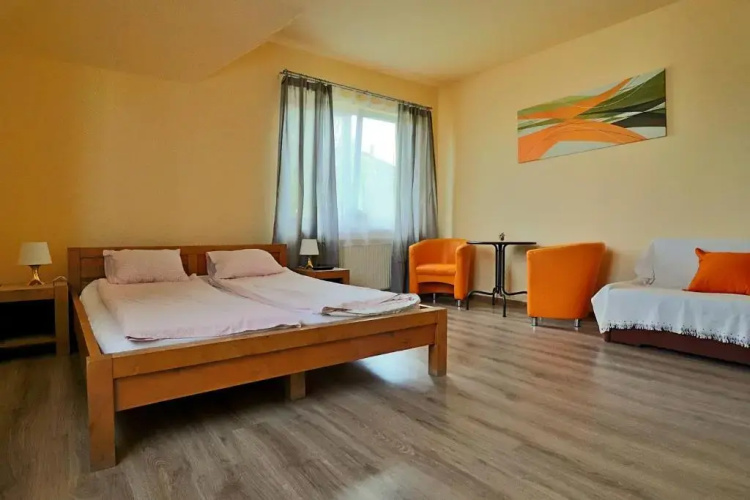 BedRooms 3 Maja 15A