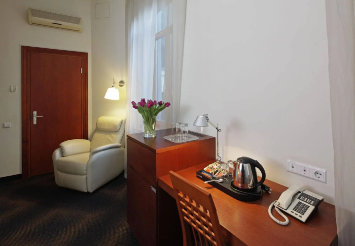 Rixwell Centra Hotel