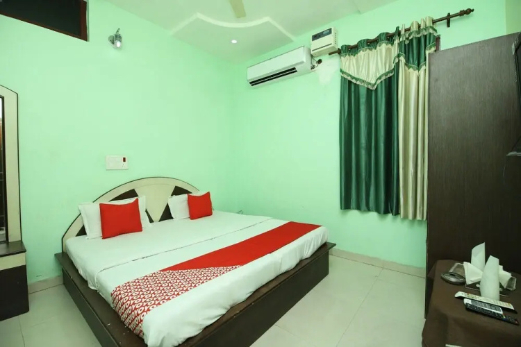 Hotel Deep Palace by OYO Rooms