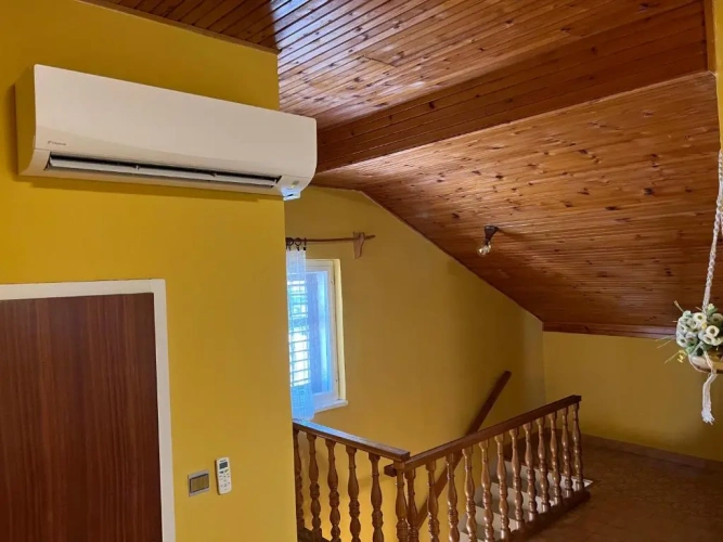 4 Bedrooms Apartment