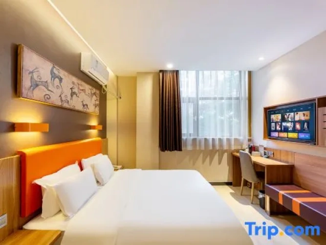 Deluxe Triple Suite