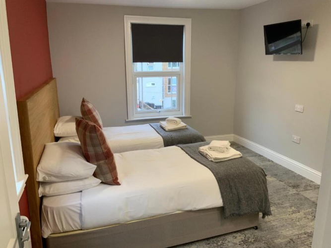 Standard Twin Apartment