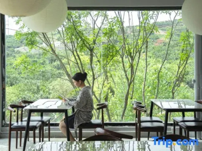 Pulu·Jiuxiang Hotel