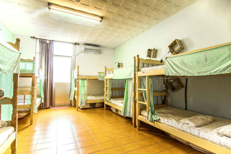 Lis Hostel