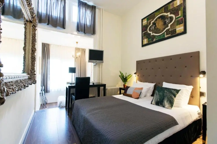 Triple room