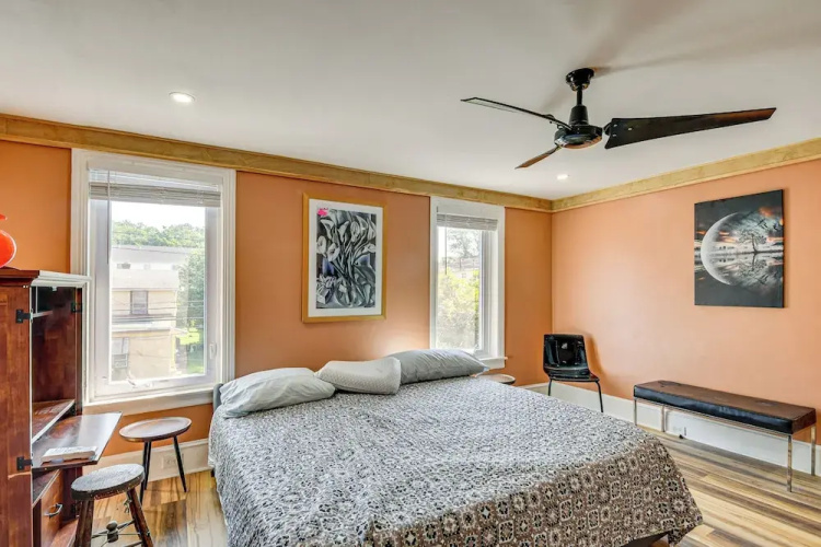 Walkable Neighborhood: Updated Morton Home!