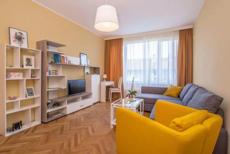 FM Deluxe 2-BDR Apartment - Sunshine