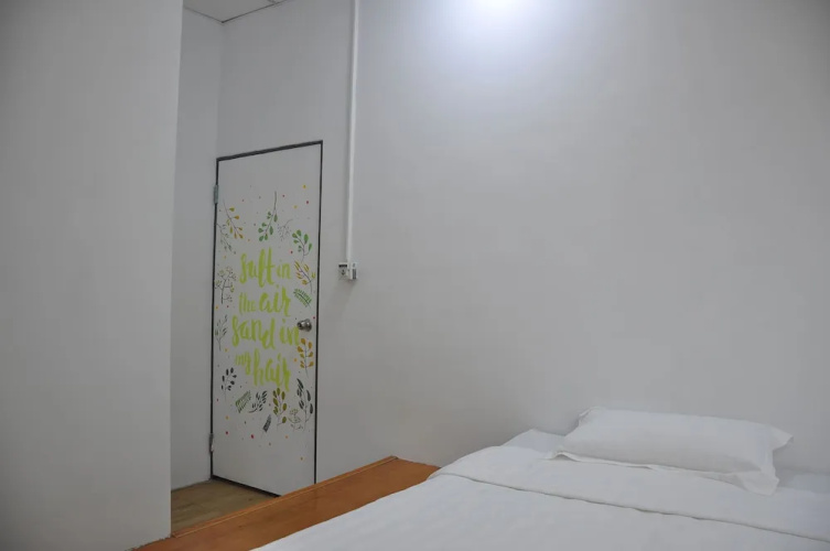 Happy Hostel