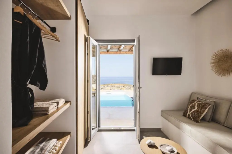 Niva Pool Suites