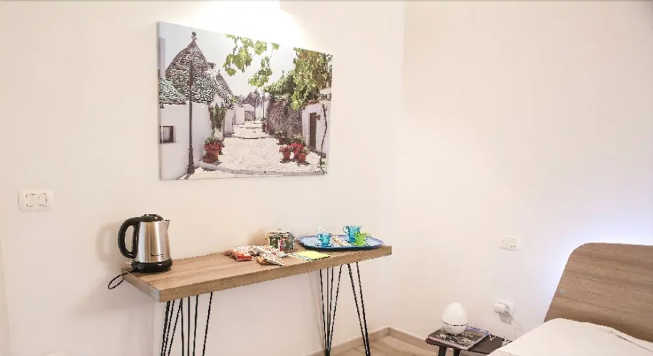 Ailanthus Holiday Suites
