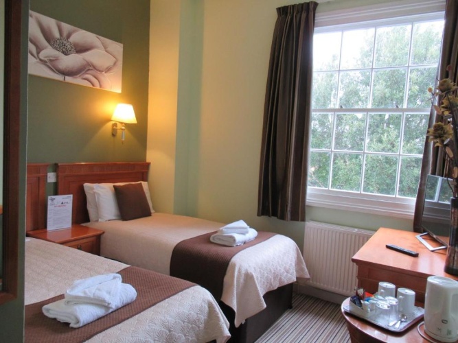 Standard Twin room