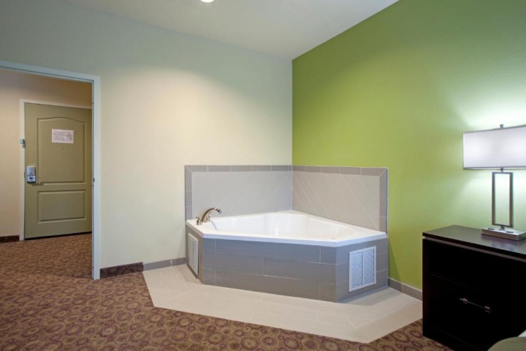 Deluxe Double Suite
