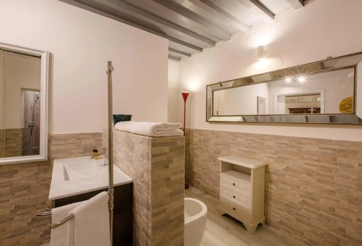Elegant & stylish apartment city center