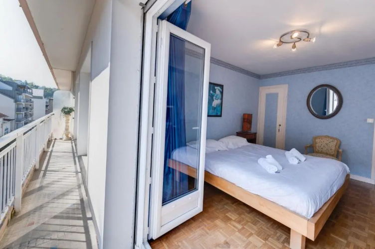 85 m2, calme , parking, centre ville