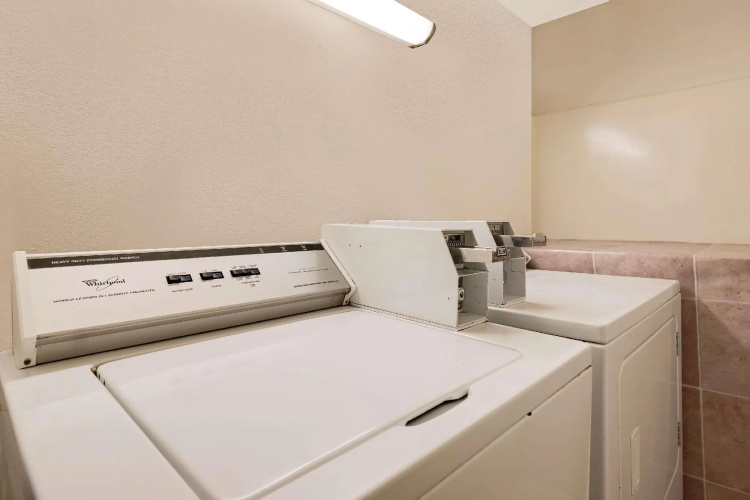 Super 8 By Wyndham Martinsburg