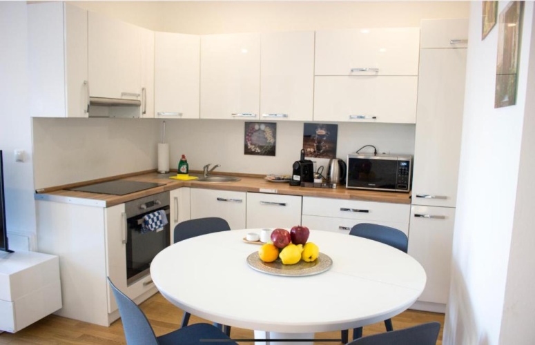 3 Bedrooms Apartment