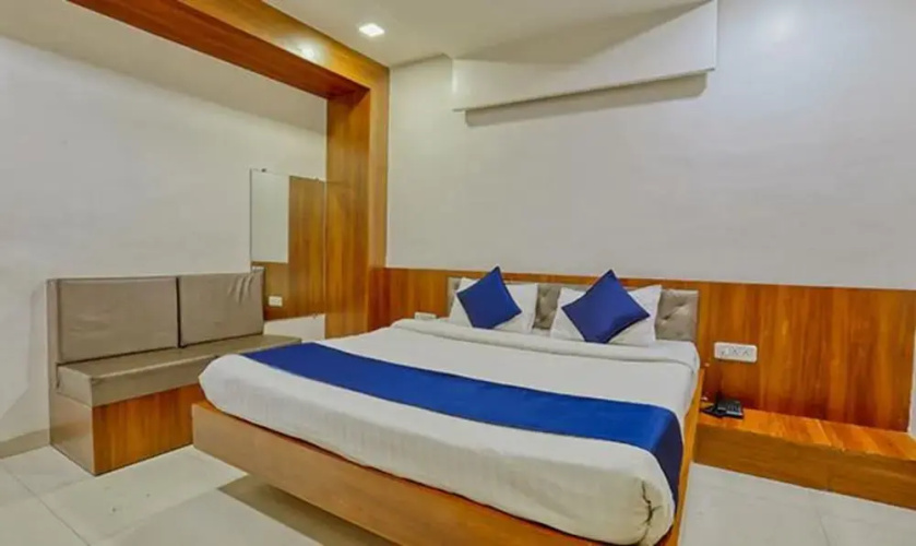 FabHotel Ten Eleven Grand