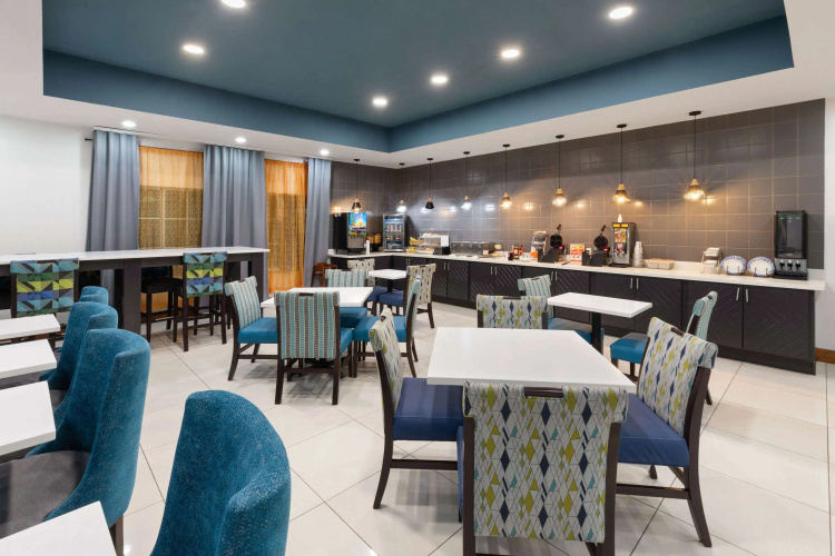 La Quinta Inn & Suites by Wyndham Austin NW/Lakeline Mall photo 20