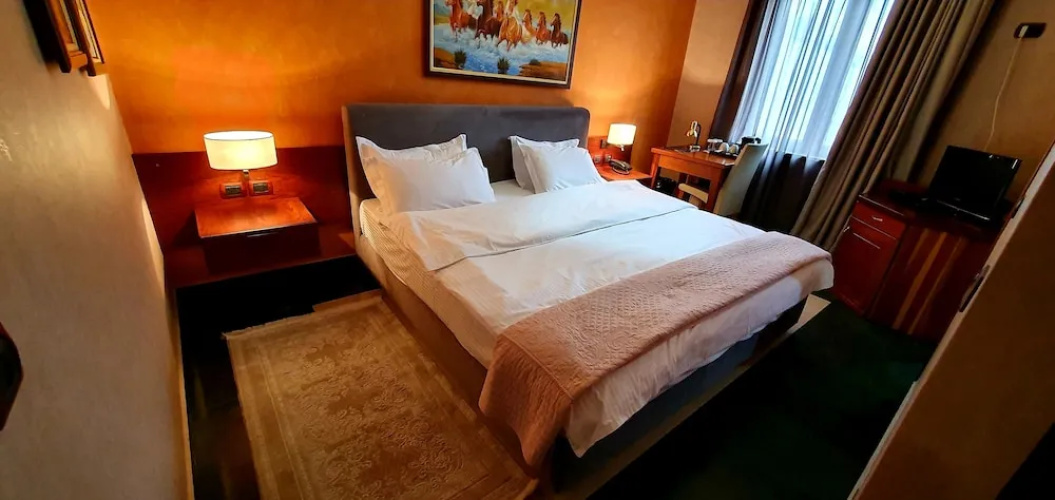 Nov Hotel