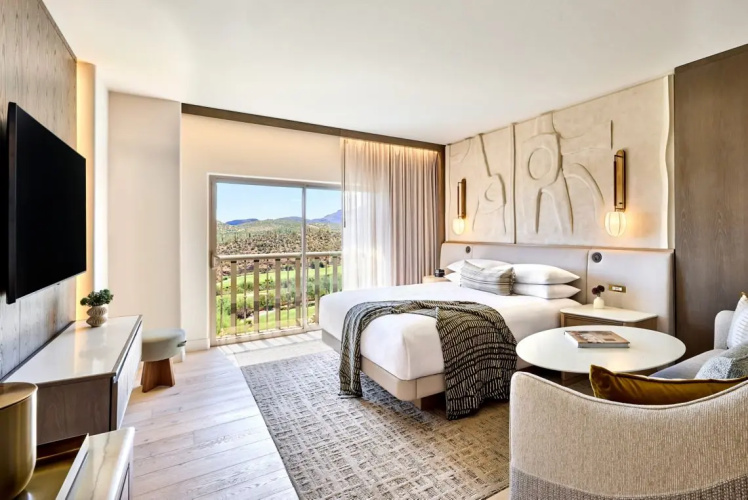 Standard Double room with balcony and with golf view