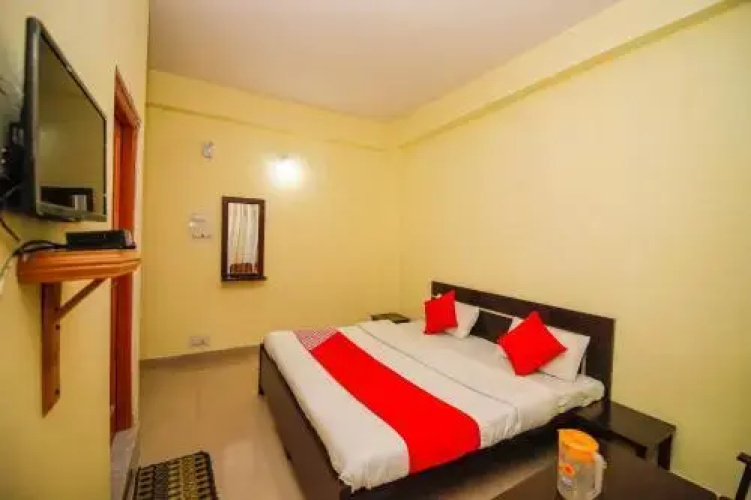 Hotel Cedar View By OYO Rooms
