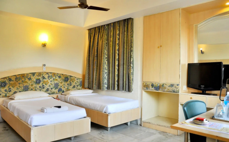 Nayagara Hotel