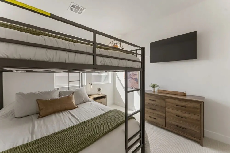 St. Gorgeous 3 Bedroom Condo
