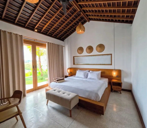 2 Bedrooms Luxury Villa with partial sea view