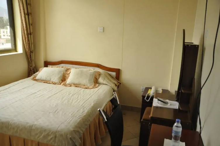 Rich Hotel