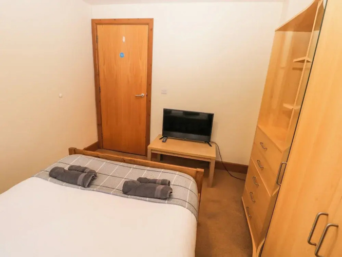 15 Sovereign House