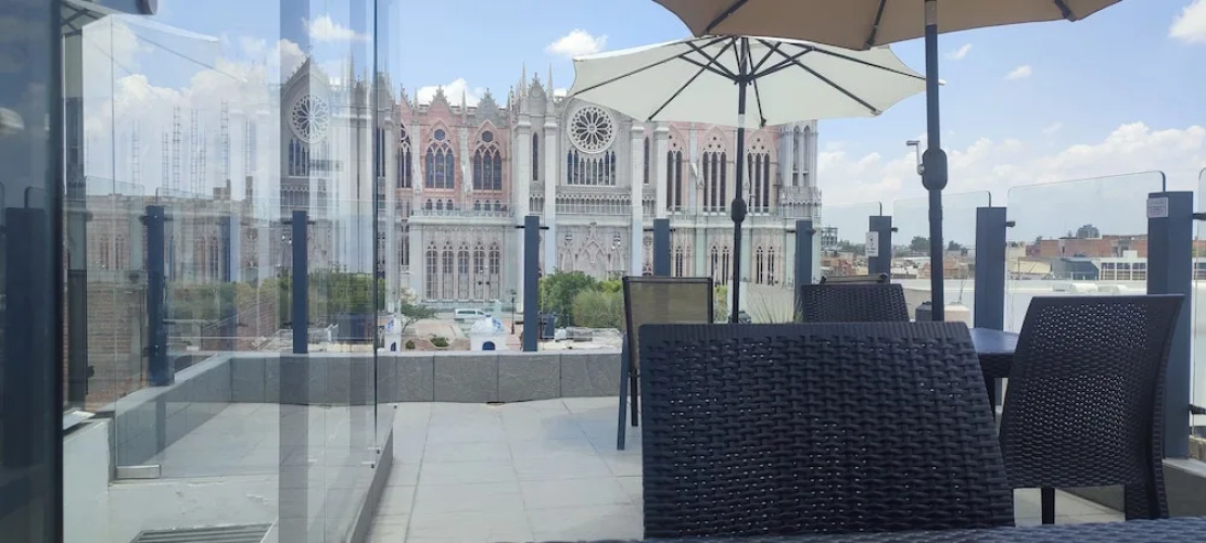 La Casa Mia Leon