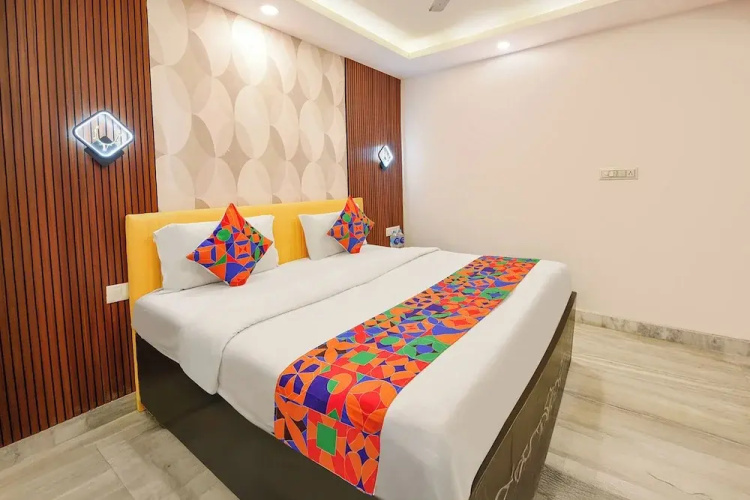 Fabhotel Ak Continental