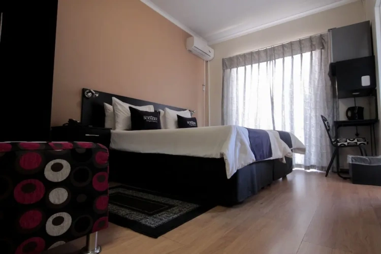 Standard Twin room with balcony