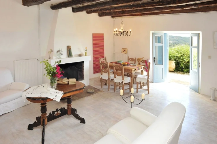 3 Bedrooms Cottage
