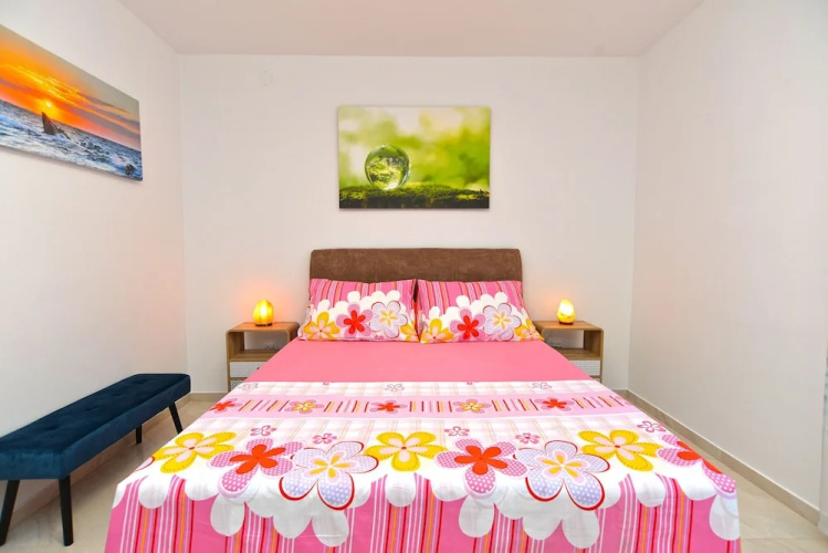 Apartment 925