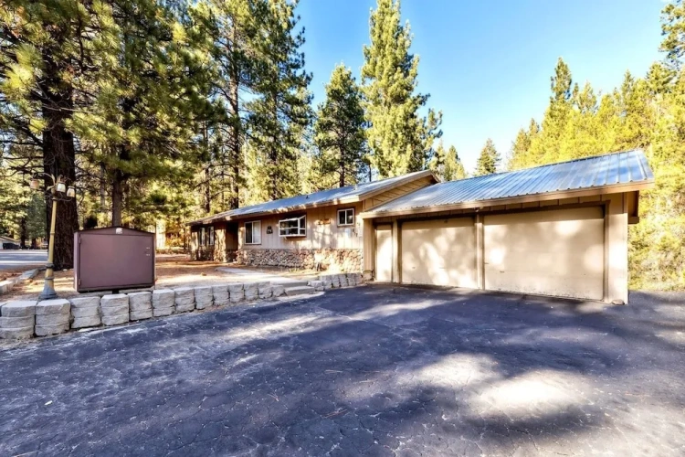 5 Bedrooms Cottage