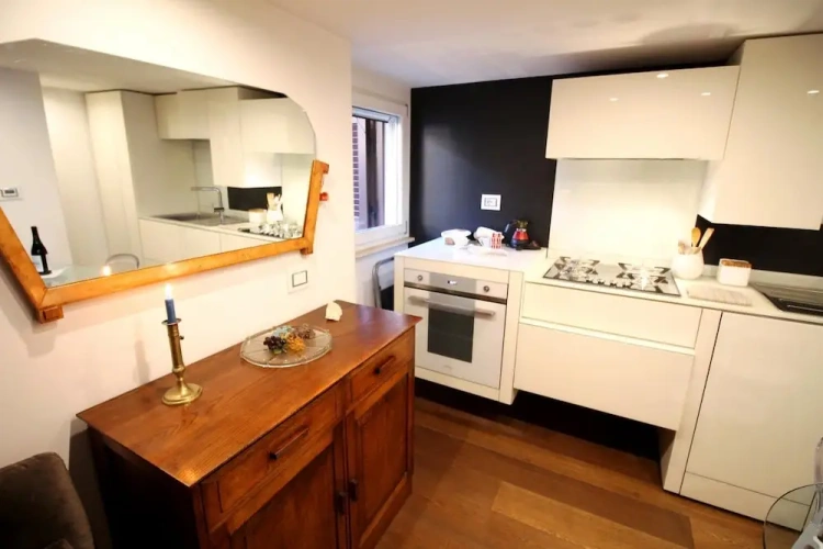 2 Bedrooms Sextuple Apartment